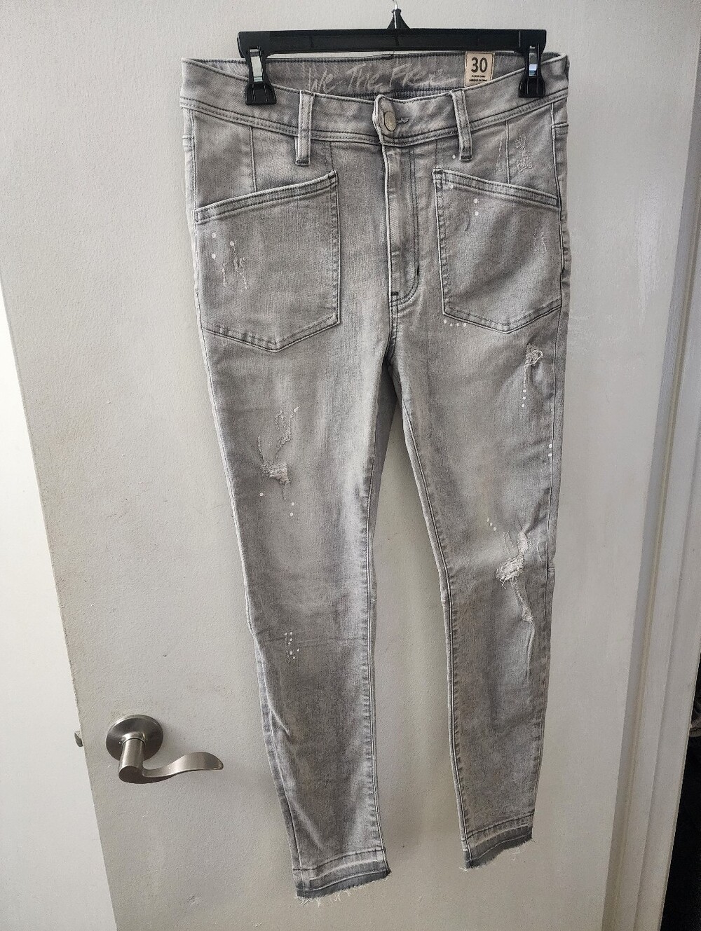 WE THE FREE SKINNY STRETCH JEANS SIZE 10 WAIST 30 VINTAGE LOOK LIGHT GRAY